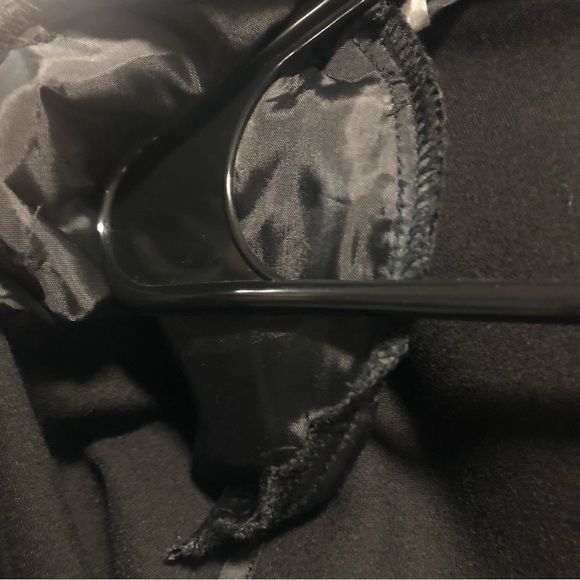 Slim Factor By INVESTMENTS Size Large Black Blazer.22”Pit 2 Pit X 29” Length - Picture 7 of 10